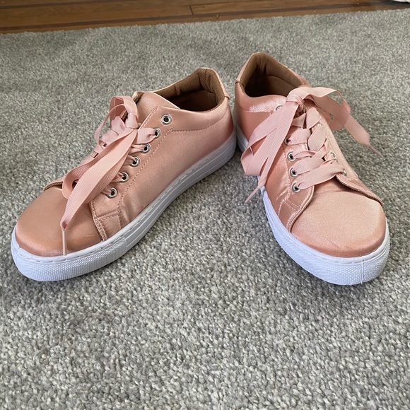 Qupid Satin ribbon lace tennis sneaker- size 6 - Picture 1 of 3